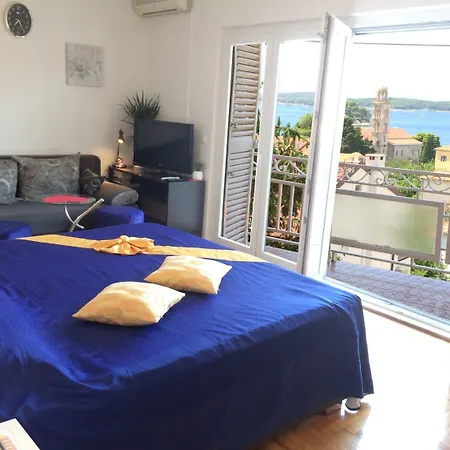 Tomi Apartment Hvar Town